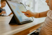 كيف تجعل وقت الشاشة للأطفال فرصة للتعلم والإبداع؟